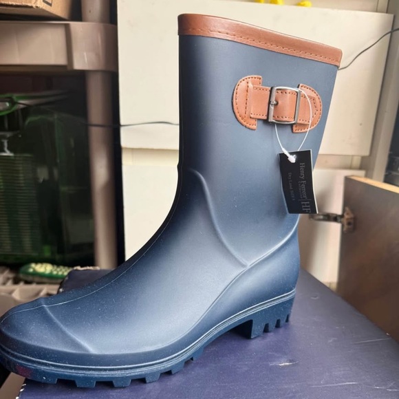 Henry Ferrera Navy and Tan Boots - Picture 2 of 4